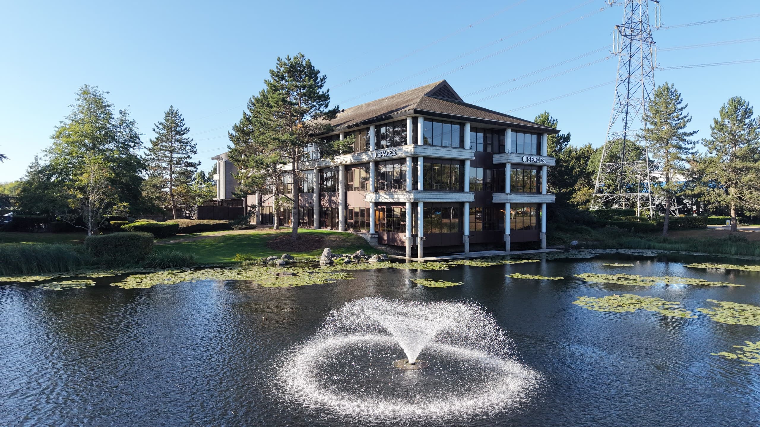 The lake and offices at Arlington Park