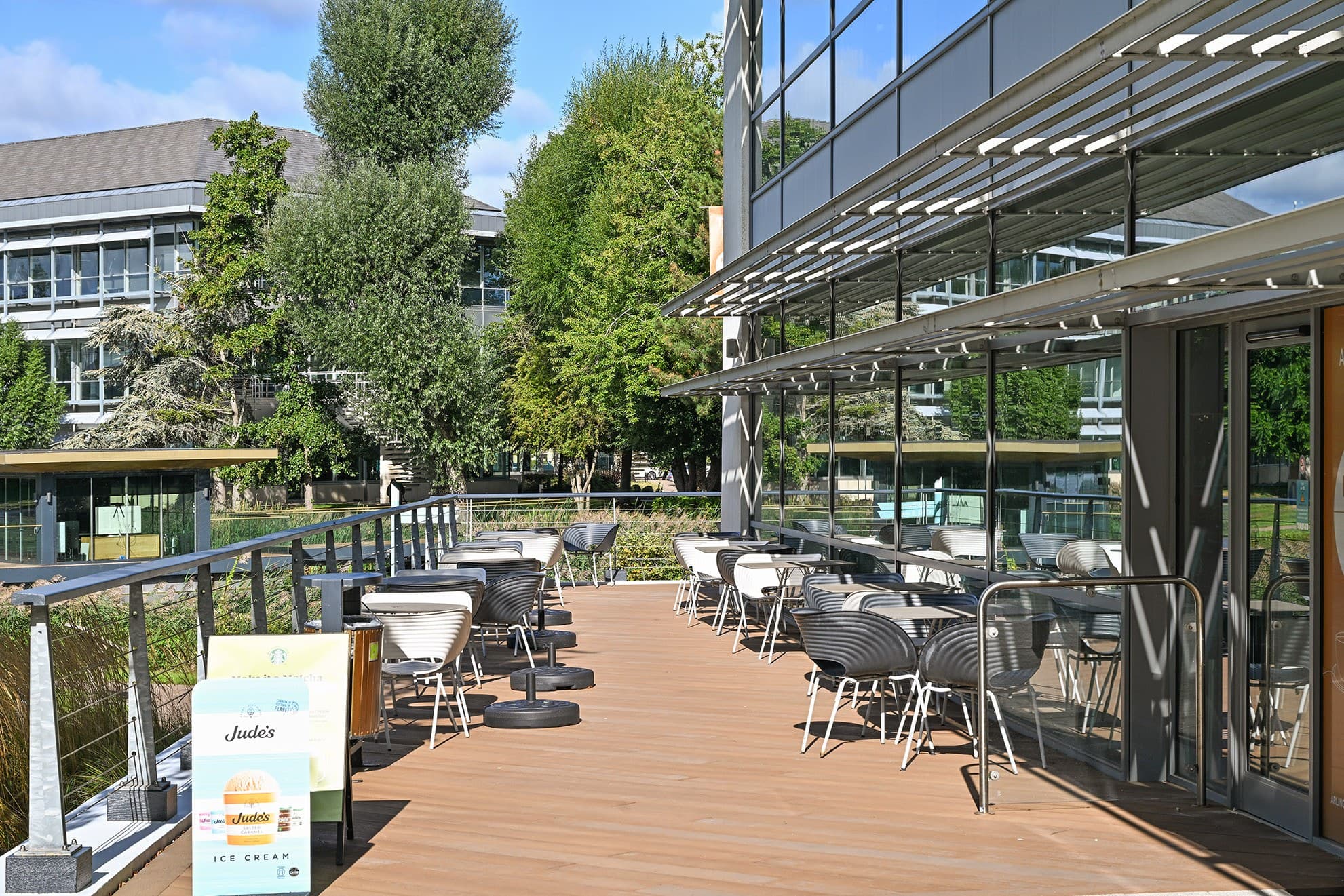 The café terrace and park landscape